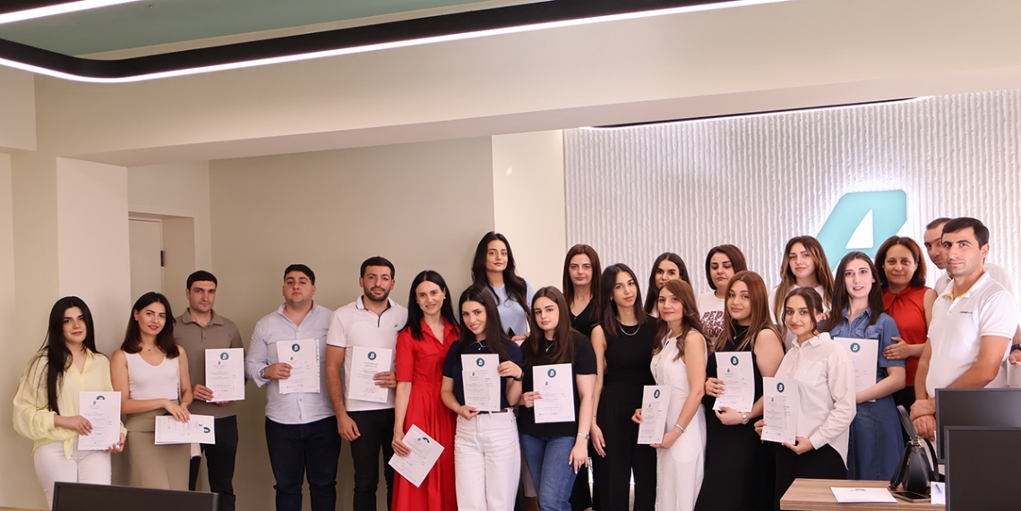 «Բանկային գործ» ծրագրի 30 շրջանավարտներ ստացան EBTN հավաստագրեր «Բանկային գործ» ծրագրի 30 շրջանավարտներ ստացան EBTN հավաստագրեր